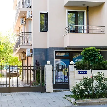 Ddenko Appartement *